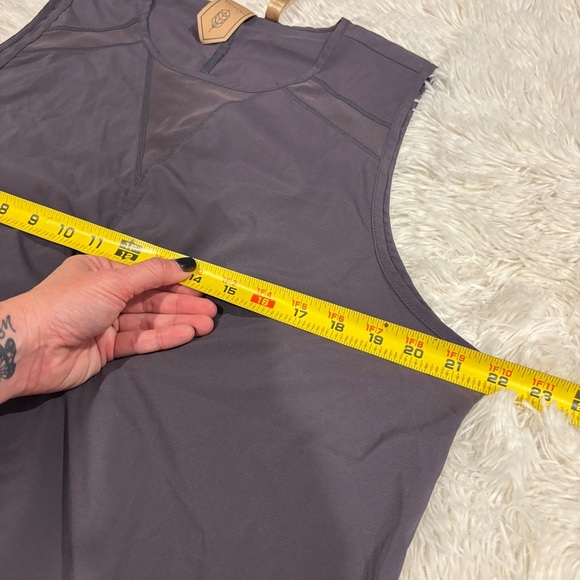 Indygena Tank Top Athletic Steek Woven Stretch Sleeveless Dark Gray Sz XL - Picture 6 of 9